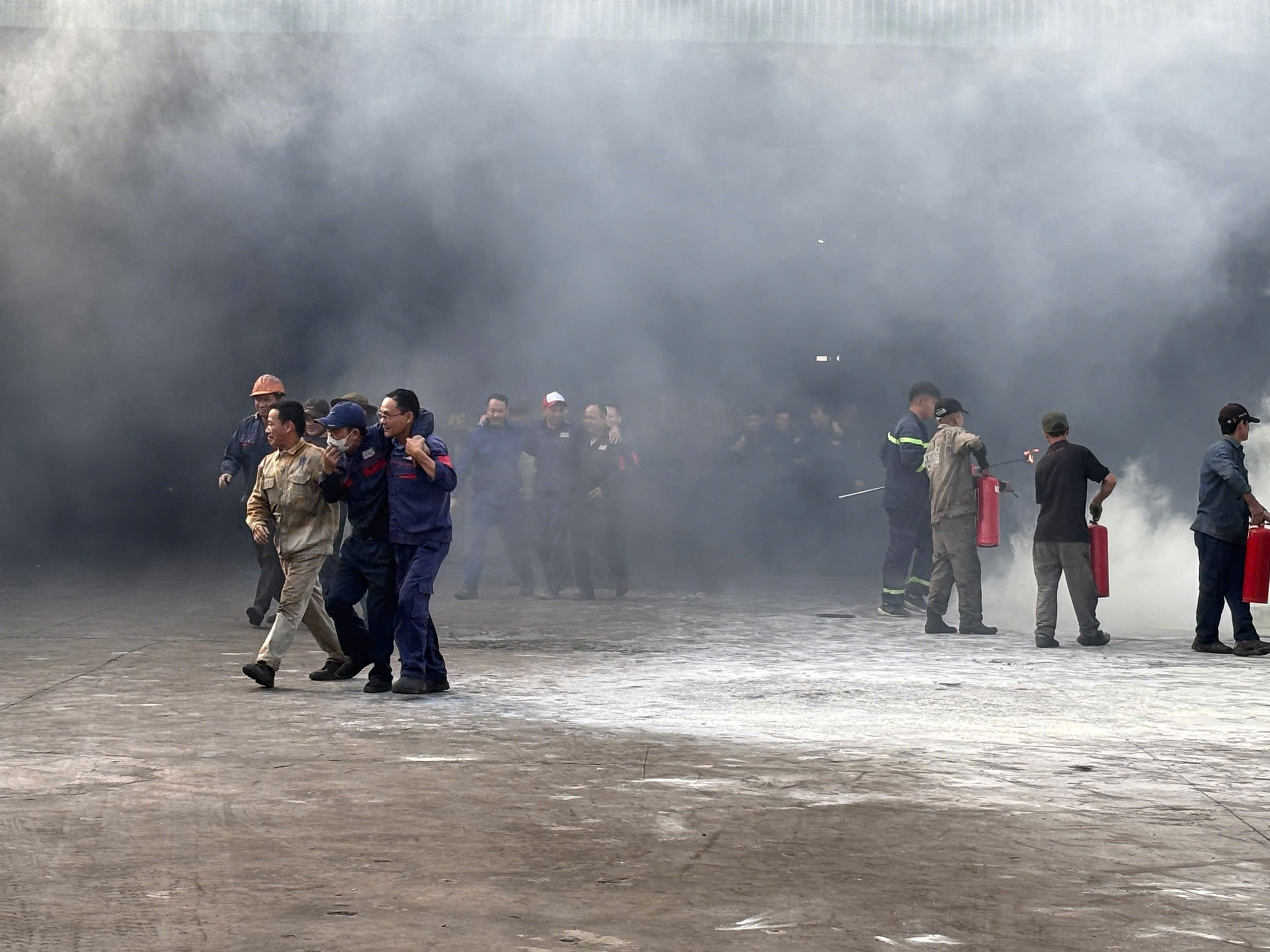 Đội chữa cháy và CNCH khu vực KV5 phối hợp thực tập phương án tại Công ty TNHH cơ khí Đúc Thành Phương